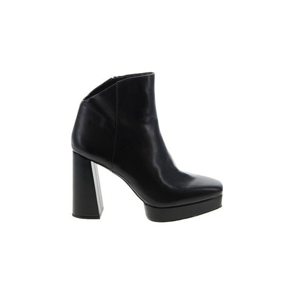 Beautiful Black 4" Platform Heels Sz 9M